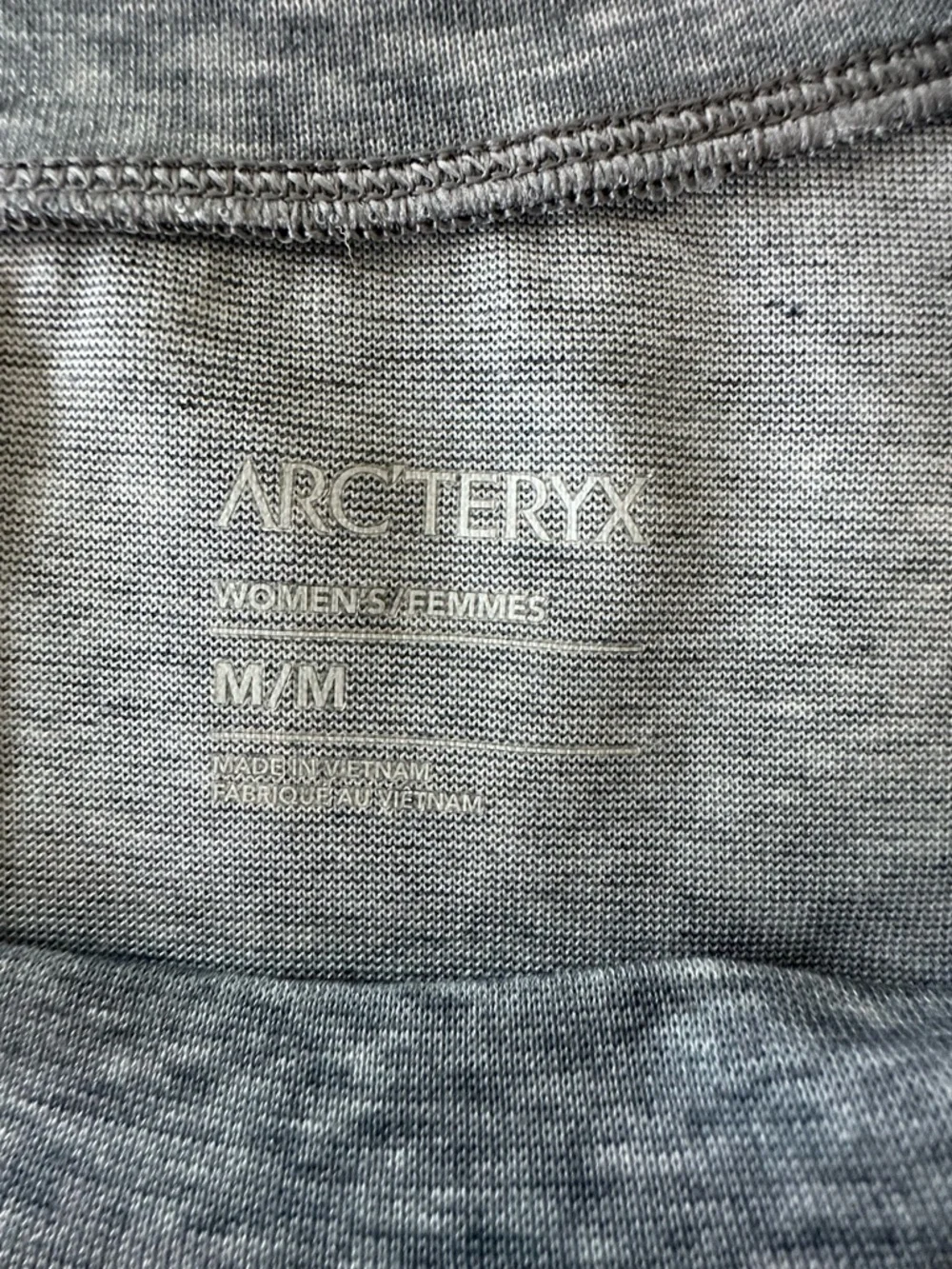 Arcteryx lightweight long sleeve longer length top - Picture 5 of 10